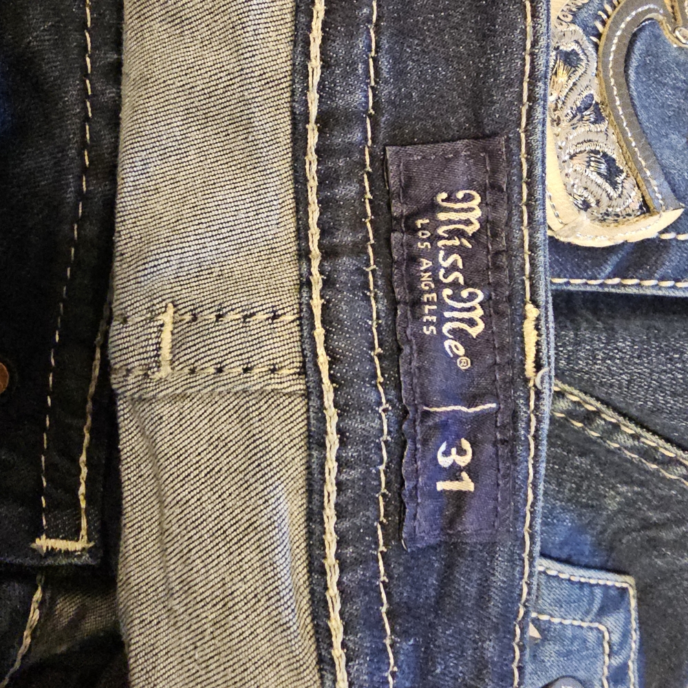 Miss Me Blue Jeans with Silver Fleur-de-Lis - Picture 4 of 5